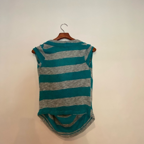 Women’s Teal And White Dots Top Small - Picture 4 of 6